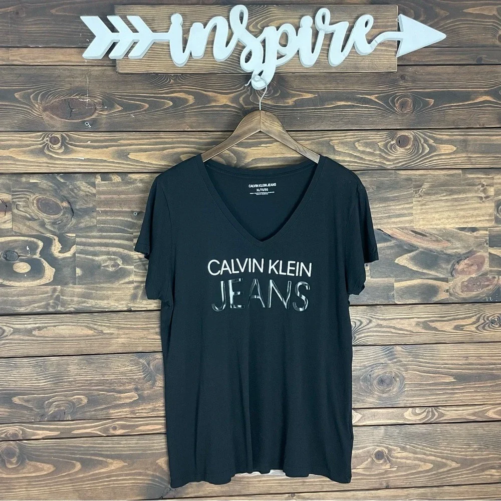 Calvin Klein Jeans | Shiny Graphic Logo‎ Short Sleeve V-Neckline Vneck Tee - Picture 3 of 7